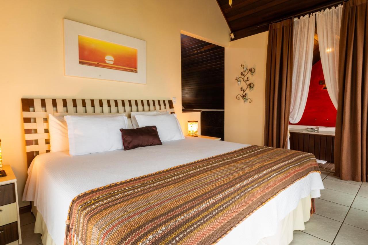 Olhos Verdes Guest House Bombinhas Eksteriør billede